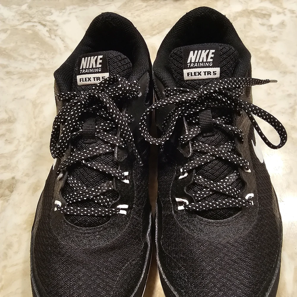 Nike - Picture 1 of 6